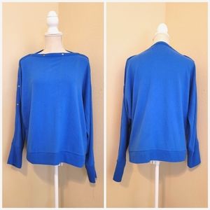 🔴Vince Camuto button oversized top